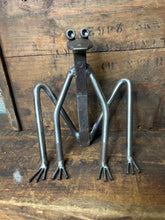 Load image into Gallery viewer, Garden frog (unpainted)
